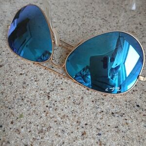 Ray-Ban Aviator Sunglasses with Gold Frame and Blue Lenses